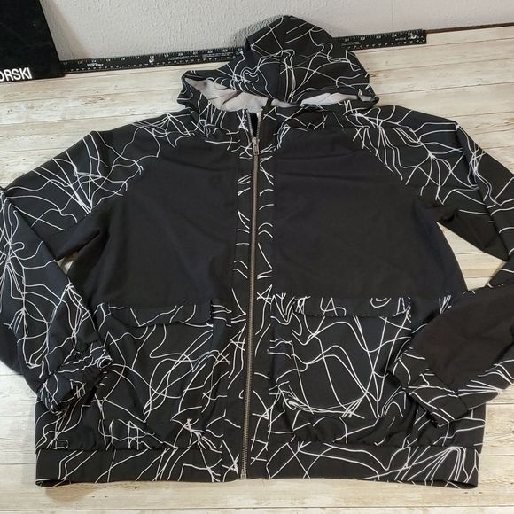 Fabletics Full Zip Hooded Jiae Jacket Women’s XXL Black With White‎ Line Design - Picture 1 of 15